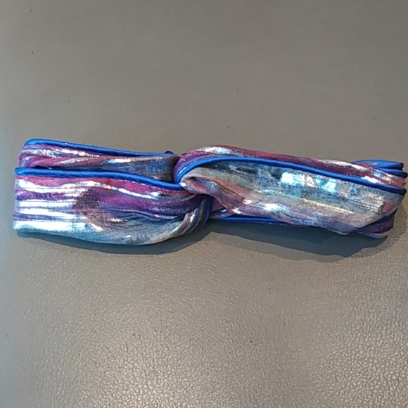 Watercolor Twisted Headband - Picture 2 of 6